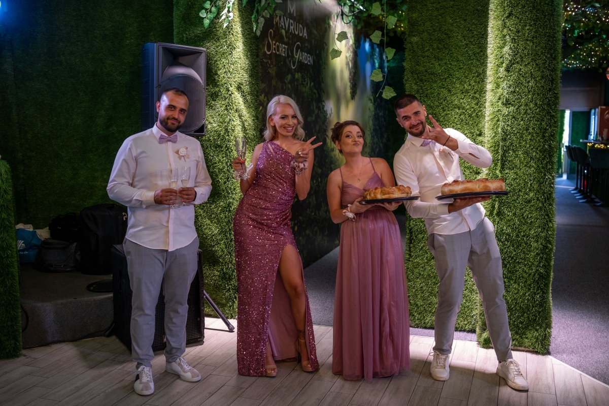 ���� � ����� �� ��������� �� ������ � Secret Garden ������� � ������� �����